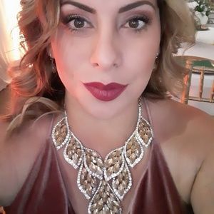 Meet your Posher, Evelyn